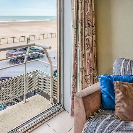 Awesome Apartment In Oostende With House Sea View Bagian luar foto