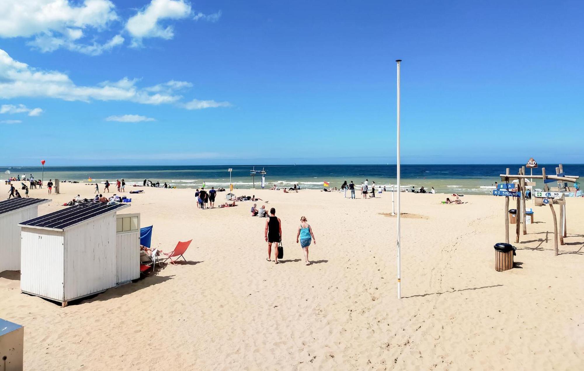 Awesome Apartment In Oostende With House Sea View Bagian luar foto