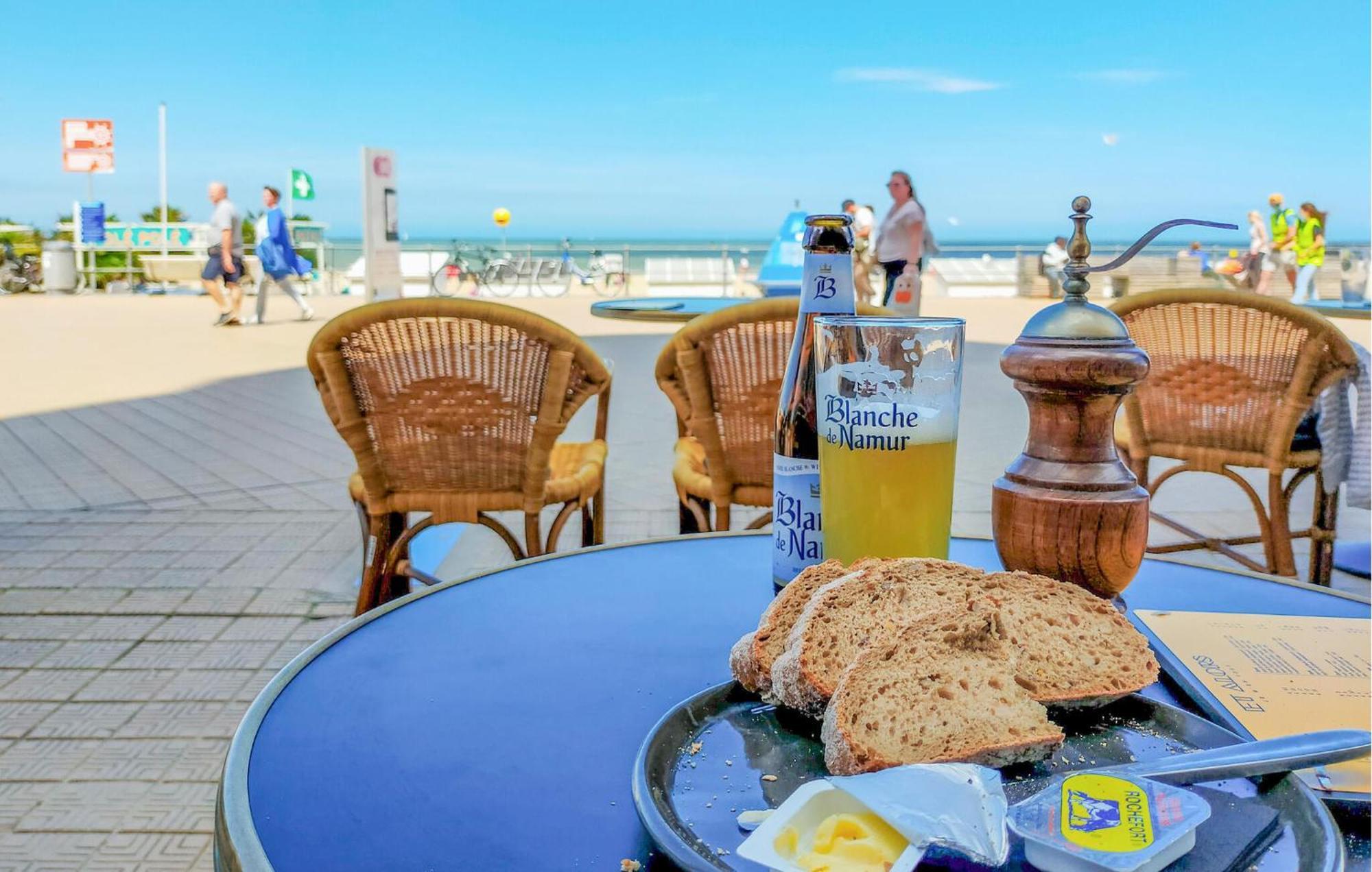 Awesome Apartment In Oostende With House Sea View Bagian luar foto